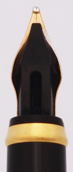 Elysee Finesse Fountain Pen (1991) - Bi-Colour, C/C, Left Oblique